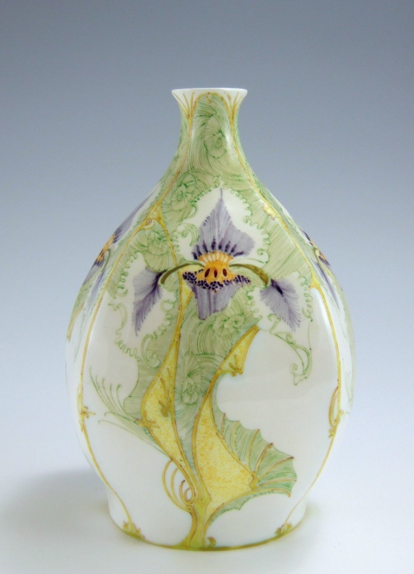 Proportio Divina |Rozenburg Den Haag Samuel Schellink 1901 eggshell vase model 91