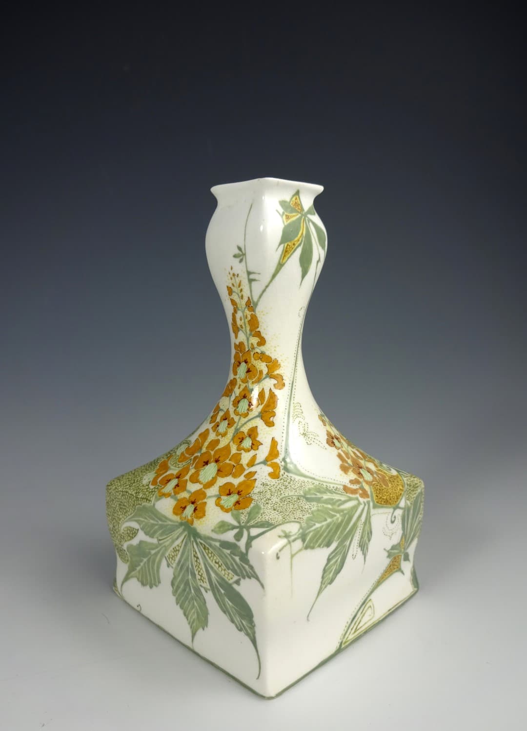 Rozenburg porcelain vase decorated with flowering chestnut by Van Rossum 1904-image 1