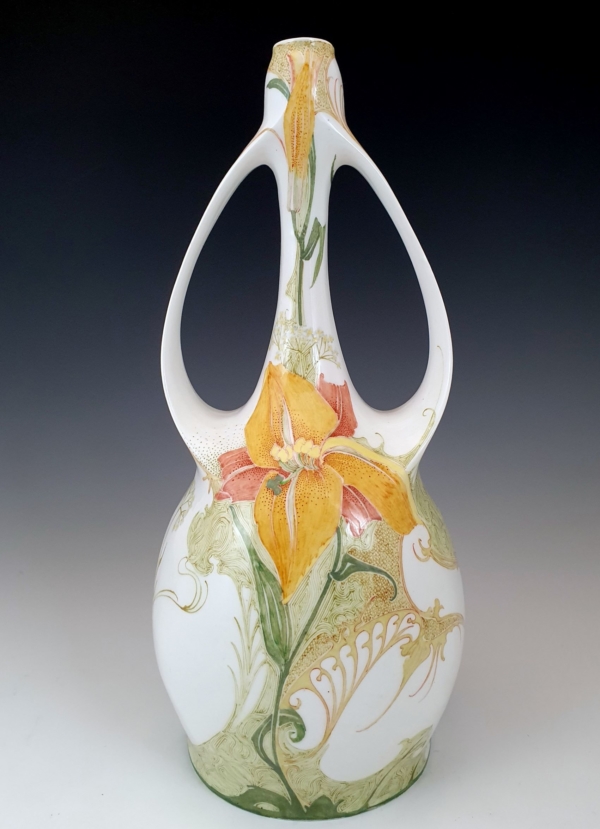 Proportio Divina | Rozenburg two handled porcelain vase by Schellink 1905 model 105p