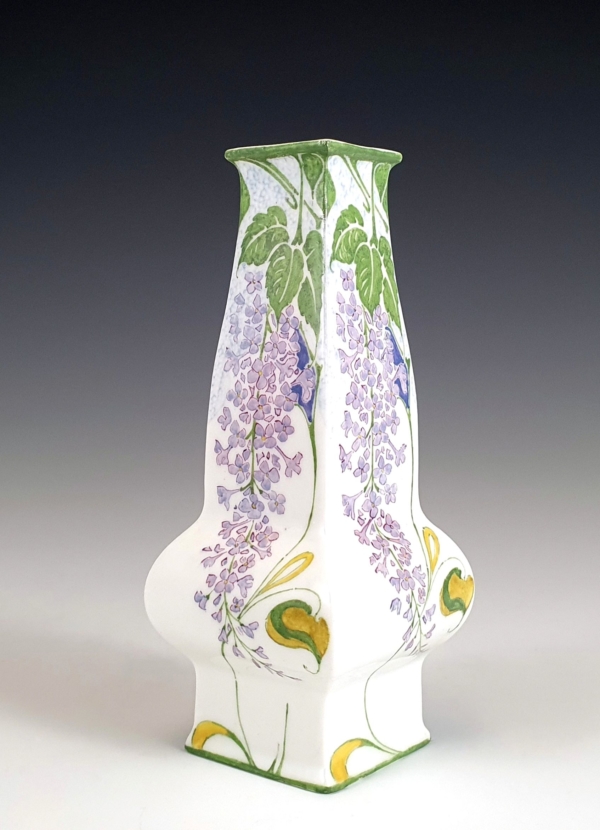 Proportio Divina | Rozenburg Den haag Van Rossum 1907 eggshell porcelain vase