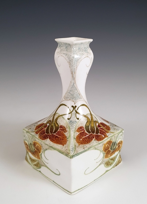 Proportio Divina | Rozenburg eggshell vase painted by Roelof Sterken in 1903