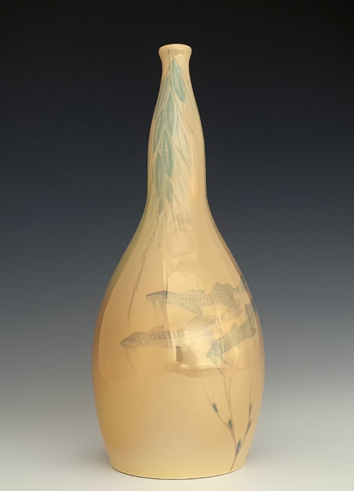 Proportio Divina | Amphora Holland lustervaas vissen circa 1910