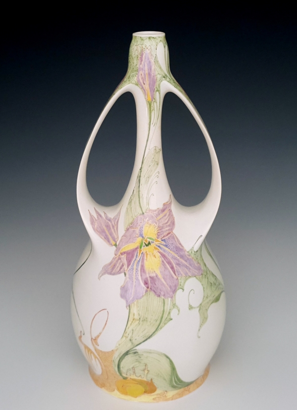 Rozenburg Schellink 1905 model 105p eggshell vase
