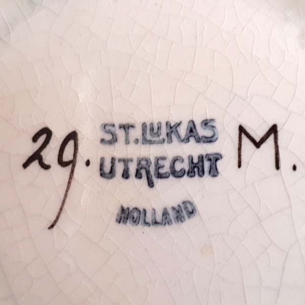 Proportio Divina|St Lukas Utrecht lustervaas eend met riet circa 1915 merk