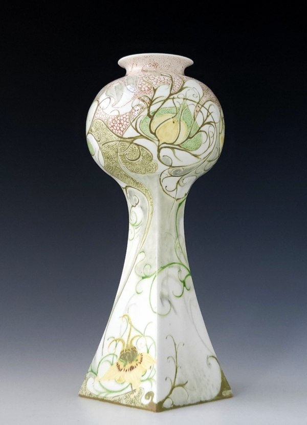 Rozenburg Den Haag eggshell porcelain vase Roelof Sterken 1903