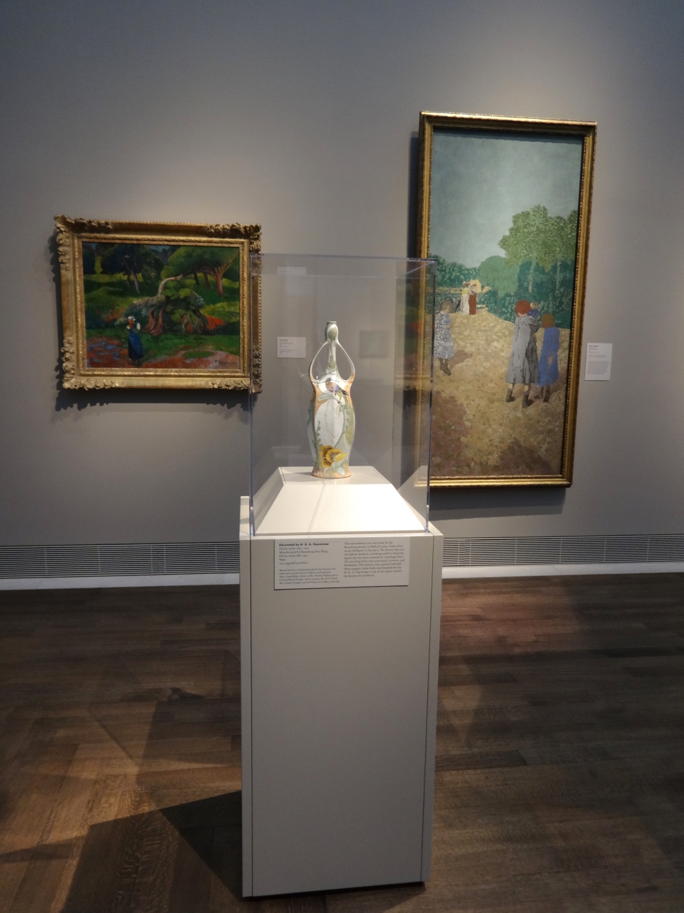 Rozenburg 1903 vase MFAH b.jpg Rozenburg 1903 vase MFAH b.jpg